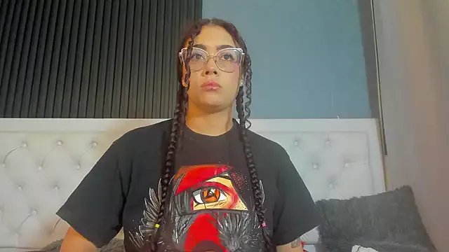 antonelllepiercee on StripChat