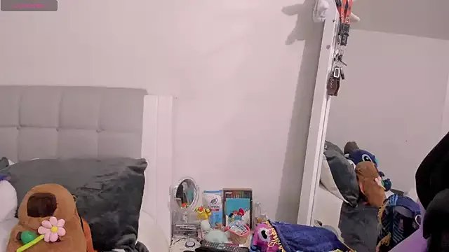 Any_Roussee on StripChat