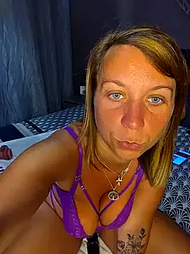 Offline Aphrodite-22 on StripChat