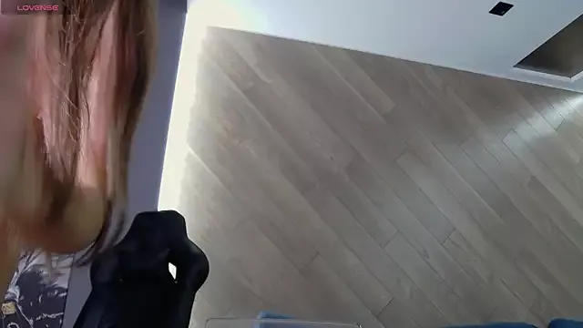 Offline arabian_beauty_ on StripChat