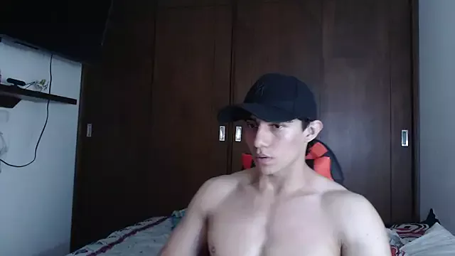 Offline aresholland on StripChat