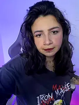 Aria_Bennett21 on StripChat