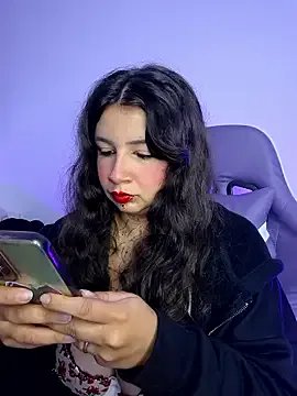 Aria_Bennett21 on StripChat