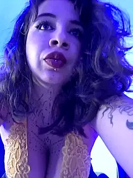 Aria_Bennett21 on StripChat