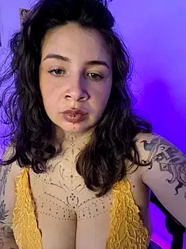 Aria_Bennett21 on StripChat