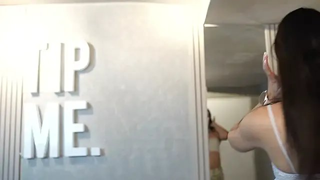 Ariaa_Isabell on StripChat