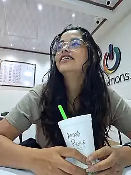 Freechat Ariana_Pierce on StripChat