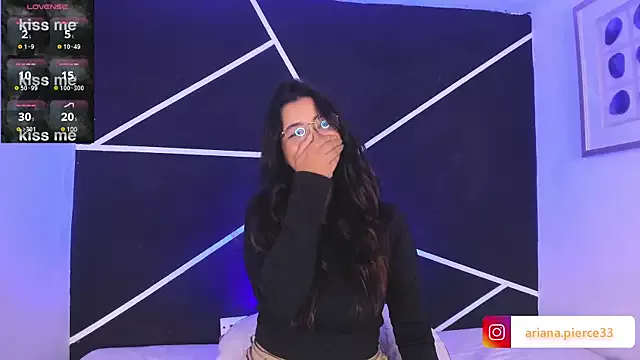 Freechat Ariana_Pierce on StripChat