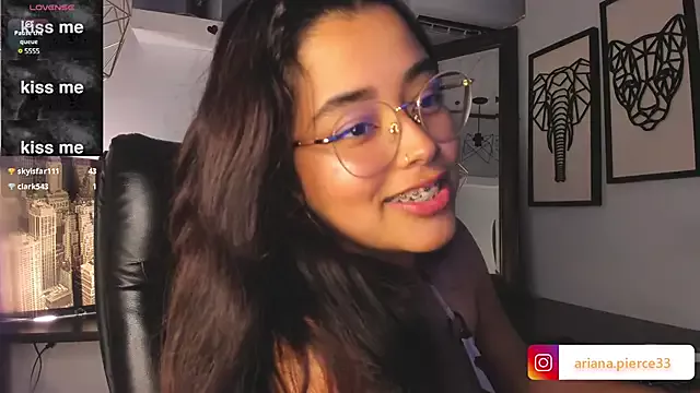 Freechat Ariana_Pierce on StripChat