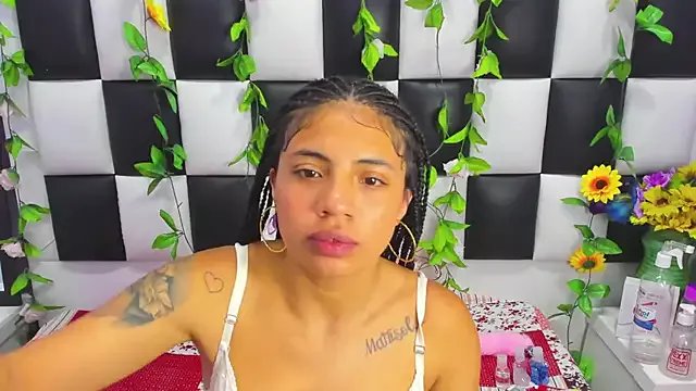 arianaa_tompsoon on StripChat