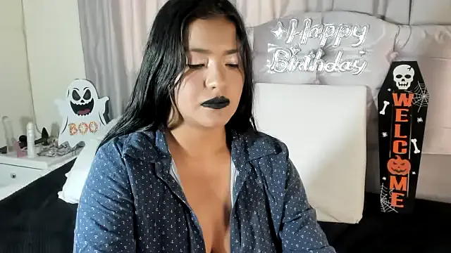 Offline arianithaxox on StripChat