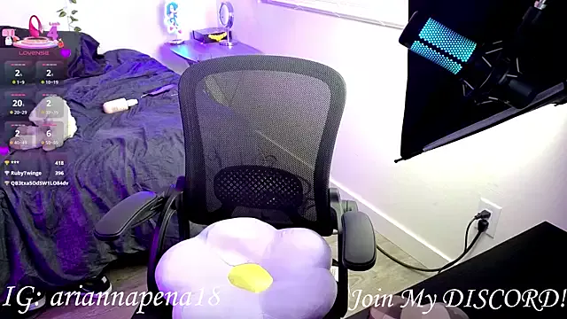 AriannaPena on StripChat 