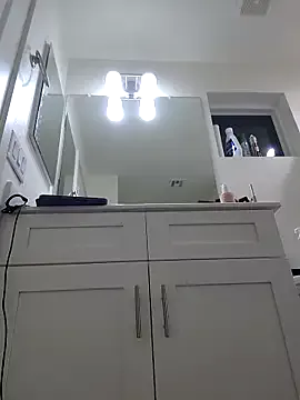 AriannaPena on StripChat 