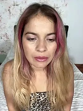 AriBeautiful on StripChat