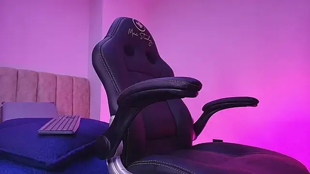 arl_chloee — big dildo anal