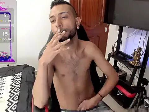 Freechat Aron_Baylor on StripChat