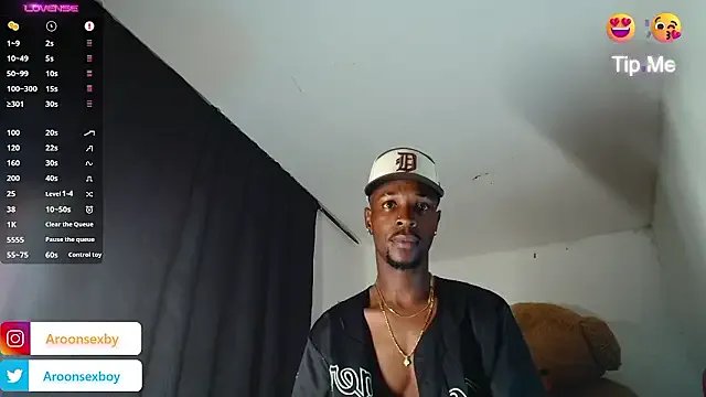 Aroonsexyboy on StripChat