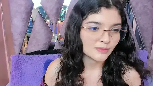 ARTEMISAKIM on StripChat