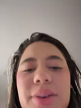 Offline Aryrosee on StripChat