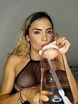 ASHLEY_BLAIR on StripChat