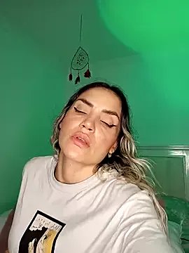 ASHLEY_BLAIR on StripChat