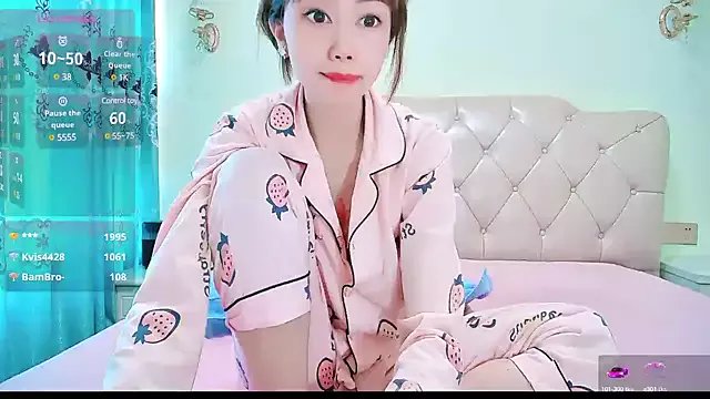 Aster_Hoa on StripChat