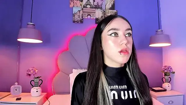 athziry_g on StripChat