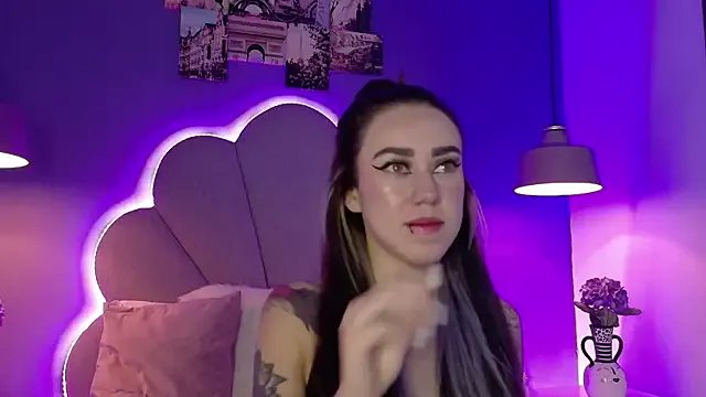 athziry_g on StripChat