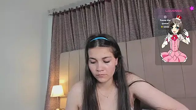 aurora_divine on StripChat