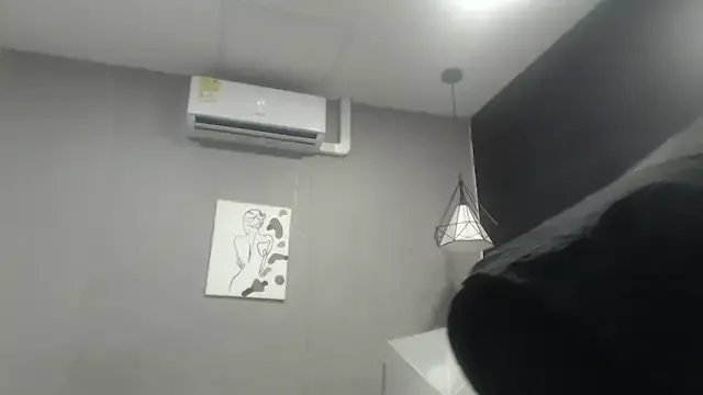 Auroraa_miller on StripChat