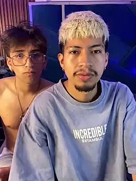 Offline AxelAndJeremy on StripChat