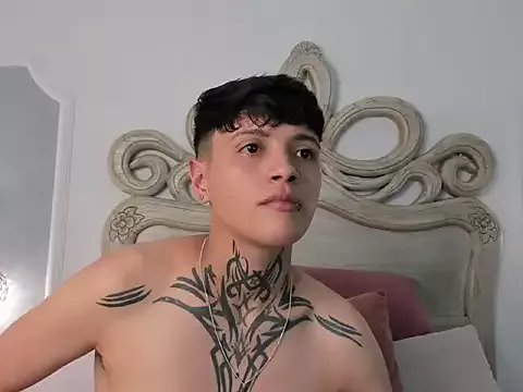 b3k_afrodict on StripChat