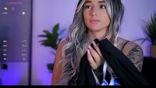 BabbyAisha on StripChat