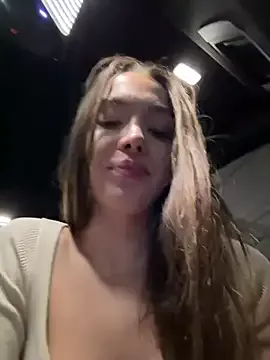 Offline barbiehumpxxx on StripChat