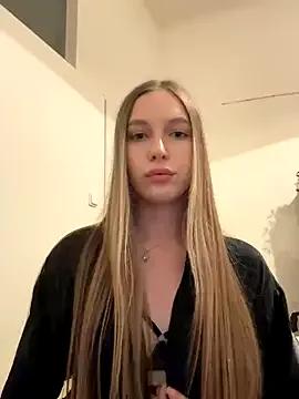 bbysonia on StripChat