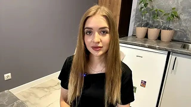 BeaCazin — Lick my finger close to you!