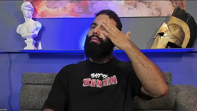 Offline BeardAndrew on StripChat