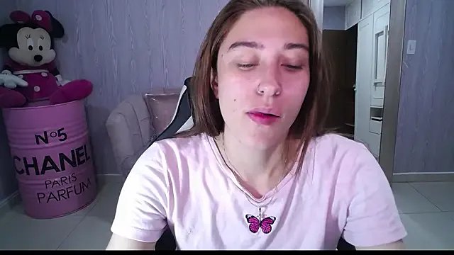 beba_fox_a on StripChat