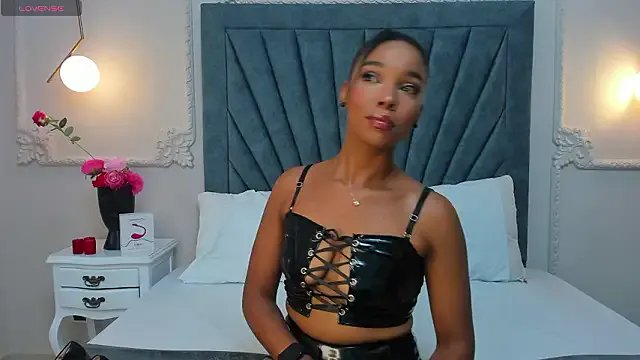 Bella-Torres on StripChat