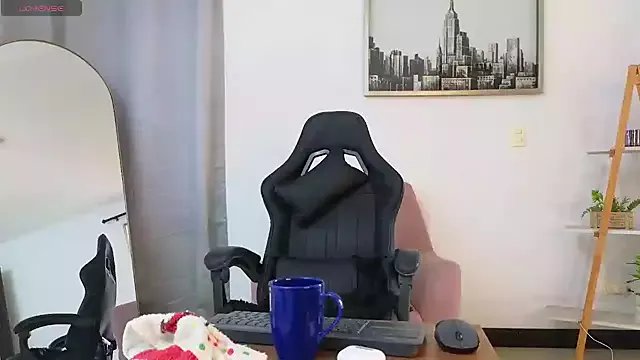 bella__adams on StripChat