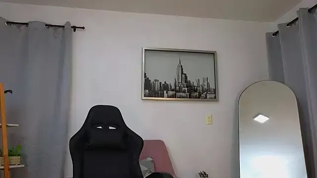 bella__adams on StripChat