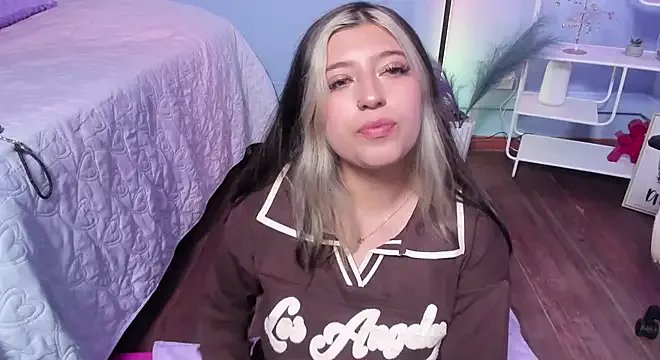 Bella__Lane on StripChat