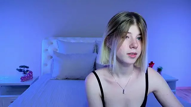 Bella_amory on StripChat