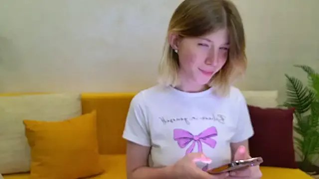 Bella_amory on StripChat