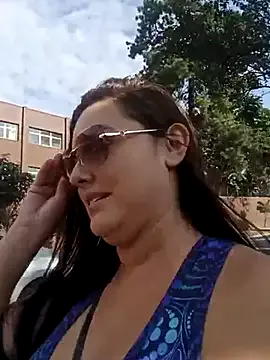 Offline BellaEmber on StripChat