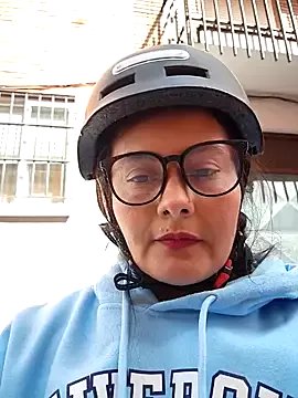 bellapaty on StripChat