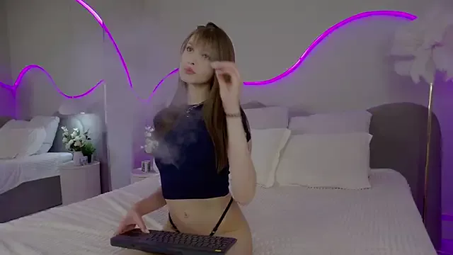 Freechat BellaSecrett on StripChat