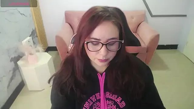 bellatrix_ch on StripChat