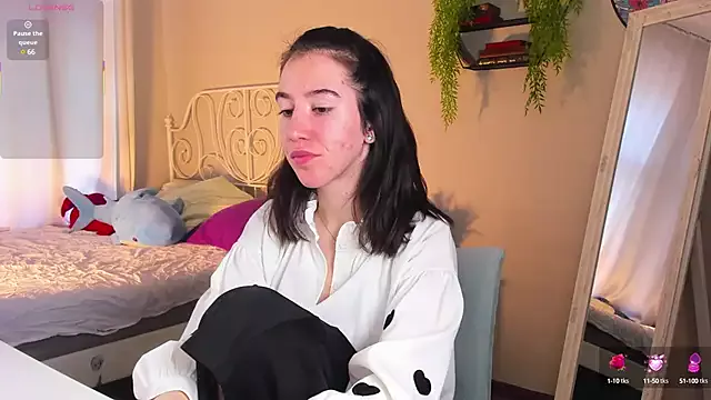 Offline Belle_Via on StripChat