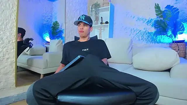 Freechat Benjamin_More on StripChat